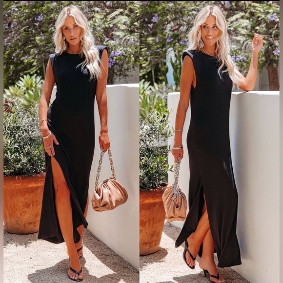 VICI COLLECTION TEAGAN PADDED SHOULDER KNIT MAXI DRESS - Picture 1 of 12